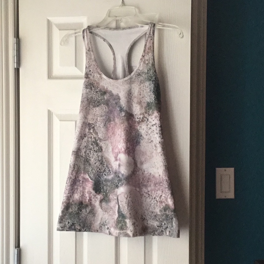 Lululemon tank top